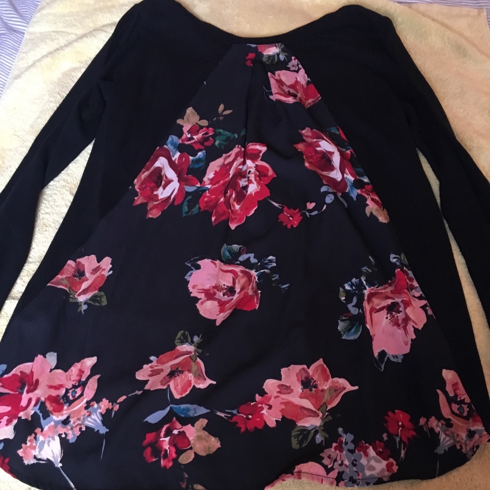 Le Lis - floral back blouse